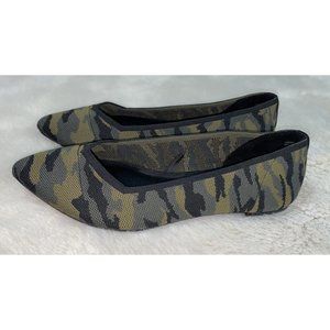 TORRID Womens' Green Camo Point Toe Flats Size 9.5 WW